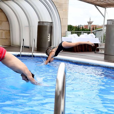 Amura Alcobendas Buitenkant foto